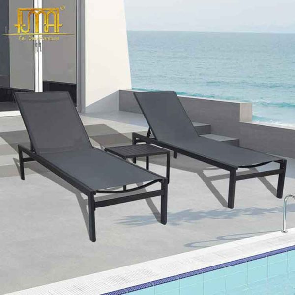 Beach sun lounge chair