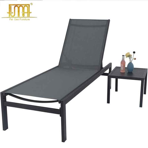 Beach sun lounge chair