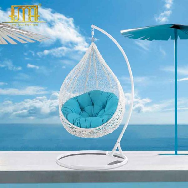 Swing outdoor chair