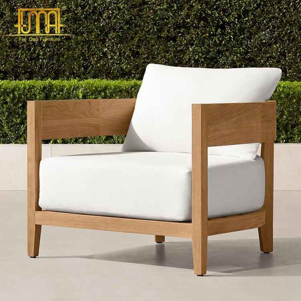 Outdoor patio chair set