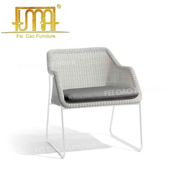 Outdoor chaise lounge chairs