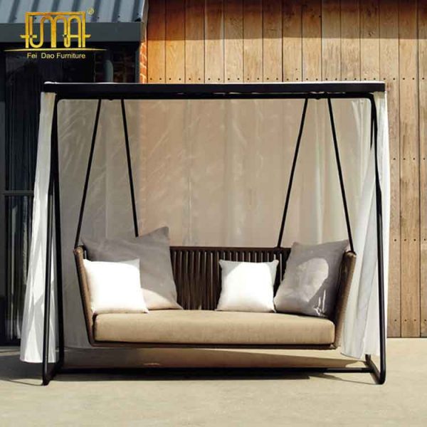 Patio wicker hanging chair