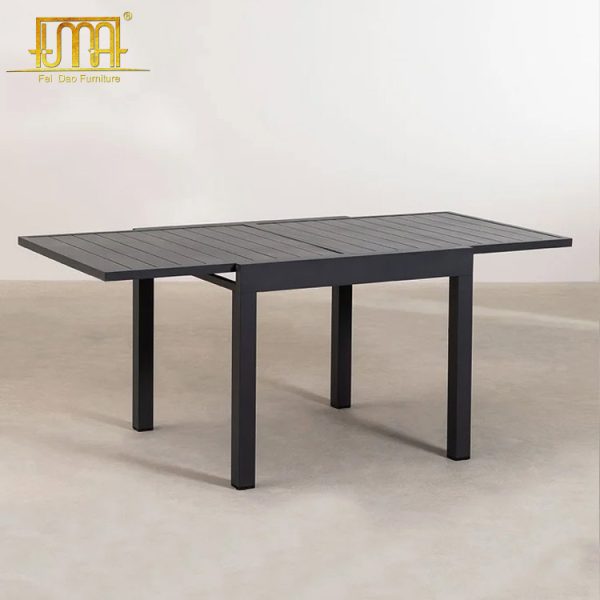 Rectangular Extendable Garden Table