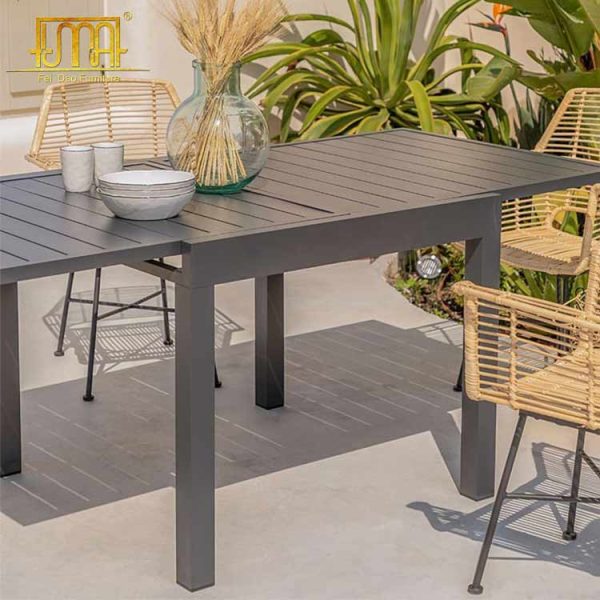 Rectangular Extendable Garden Table