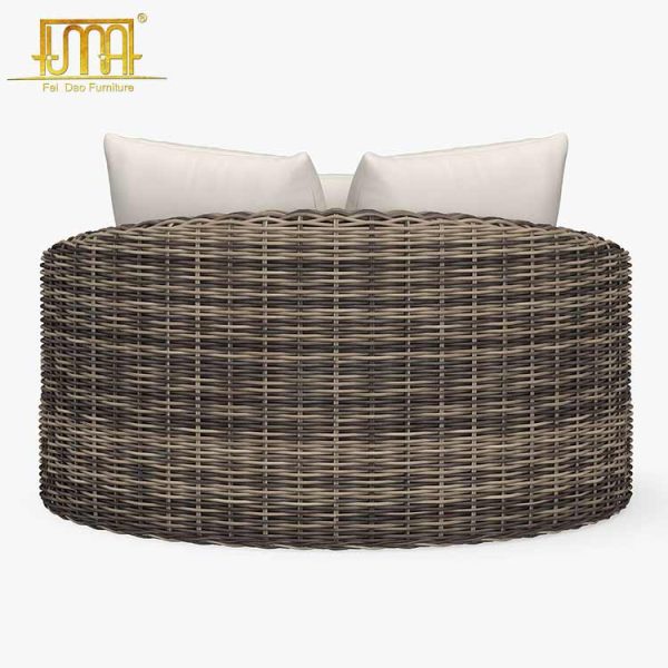 Wicker Round Swivel Daybed