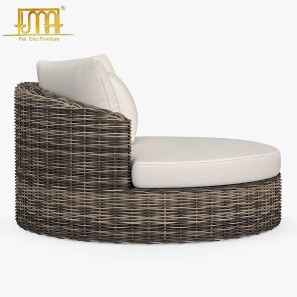 Wicker Round Swivel Daybed