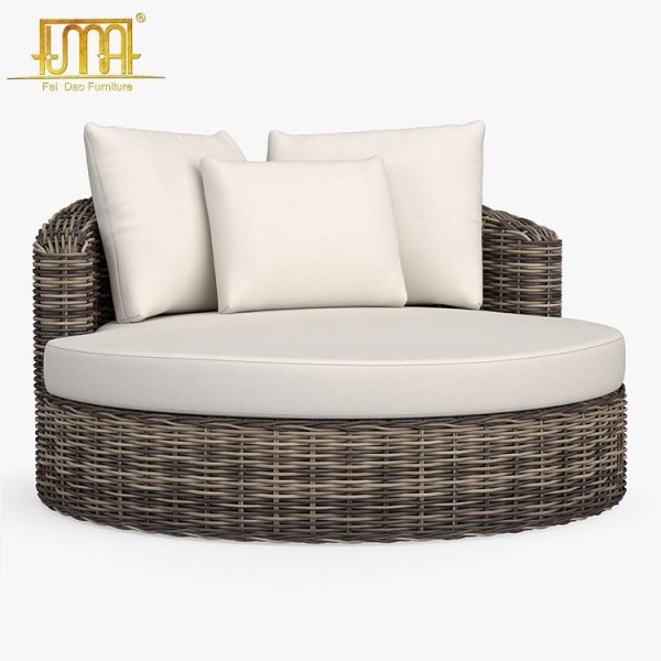 Wicker Round Swivel Daybed