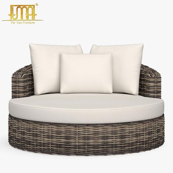 Wicker Round Swivel Daybed