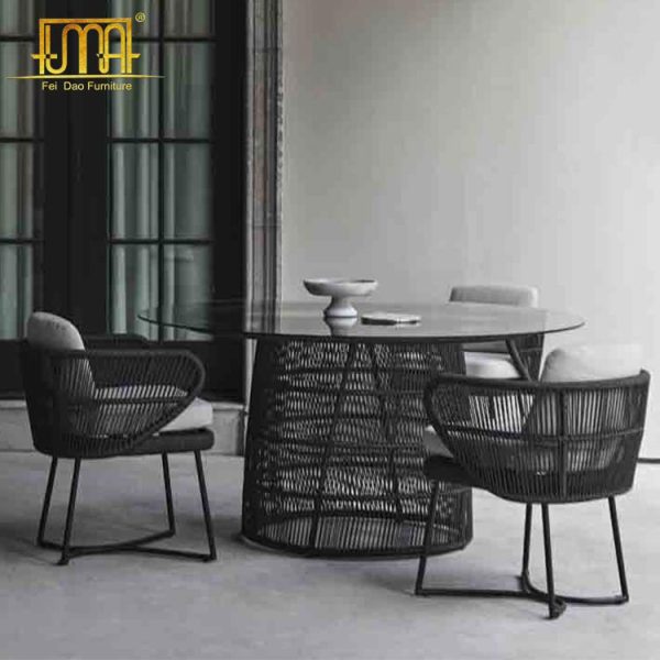 Round Patio Dining Sets