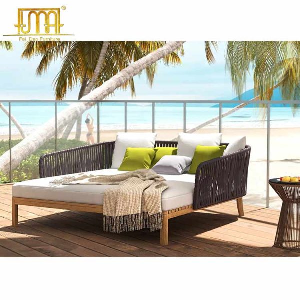 Teak Daybed With Cushion