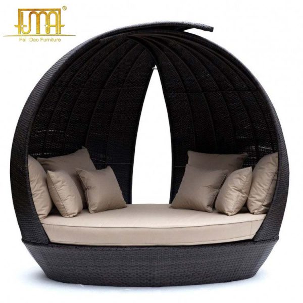 Rattan Brown Lotus Daybed