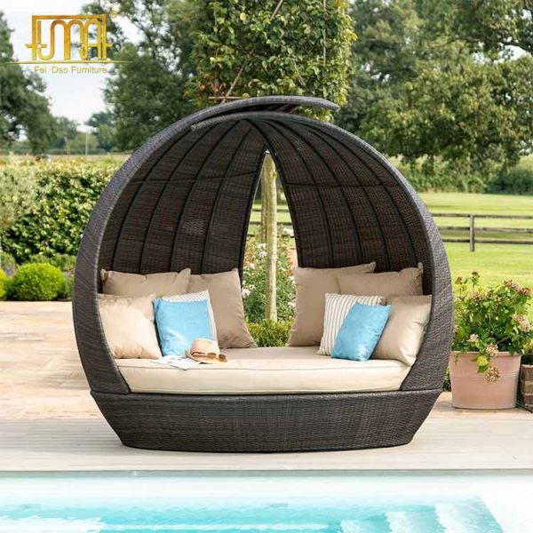 Rattan Brown Lotus Daybed