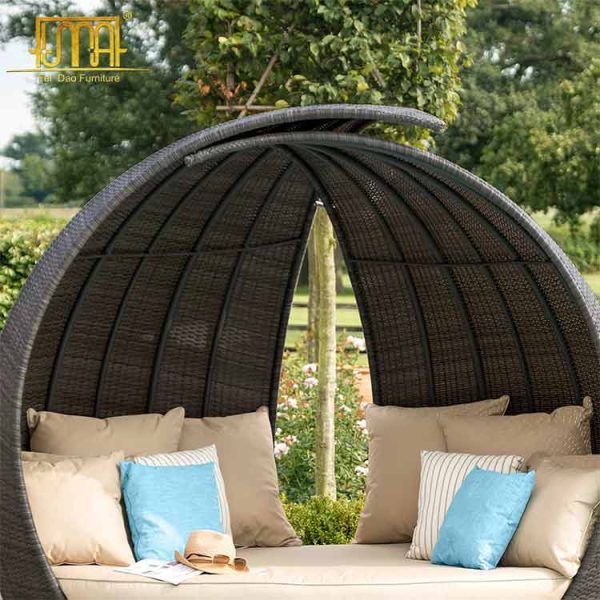 Rattan Brown Lotus Daybed