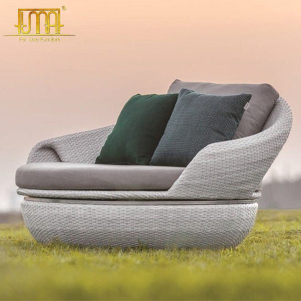 Round Rattan Daybed