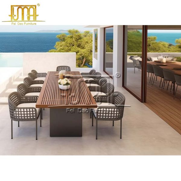 Comfortable Patio Dining Set