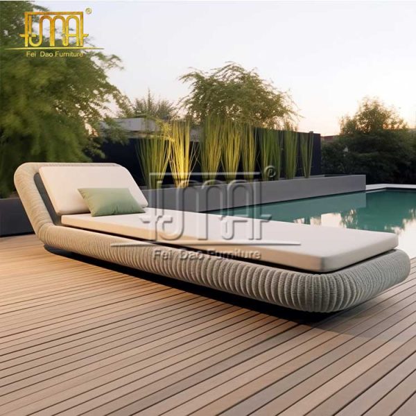 Rattan Lounger