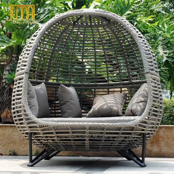 Outdoor Egg Daybed