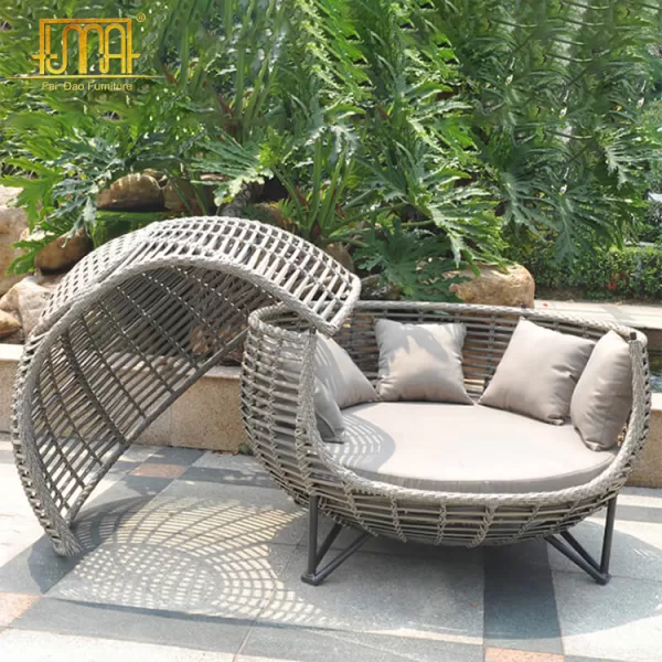 Outdoor Egg Daybed