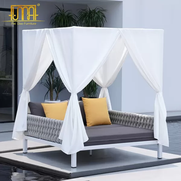 Garden Day Bed with Canopy