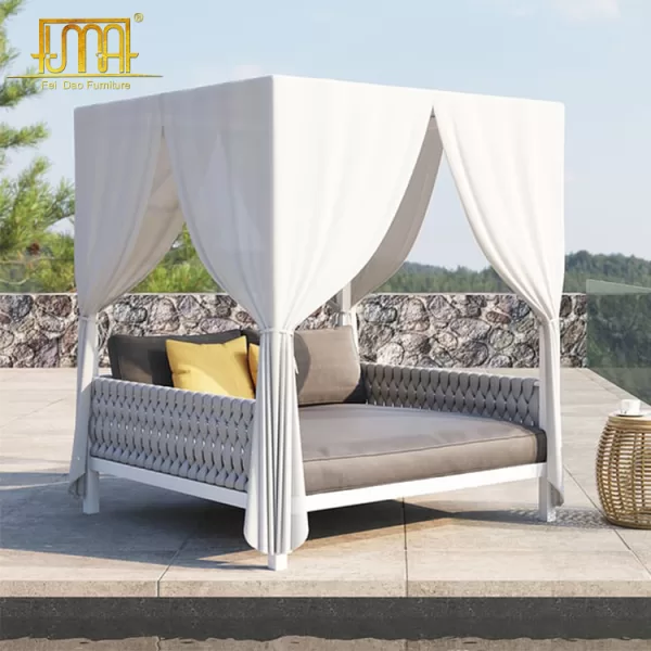 Garden Day Bed with Canopy