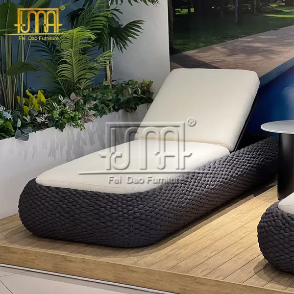 Rattan Lounge Sun Bed