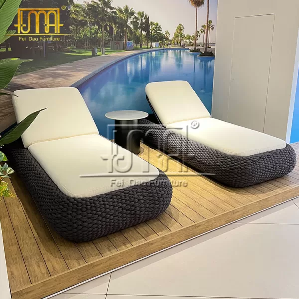 Rattan Lounge Sun Bed