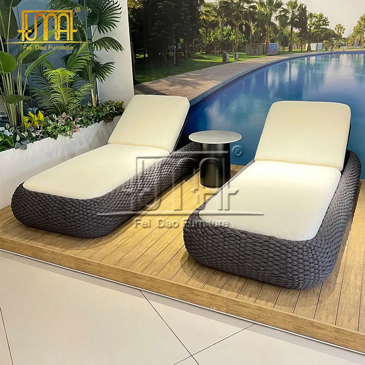 Rattan Lounge Sun Bed