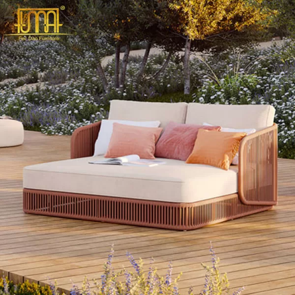 Day Beds for Outdoors