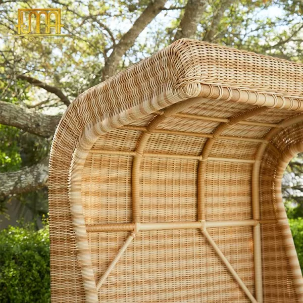 Luxury Outdoor Daybeds