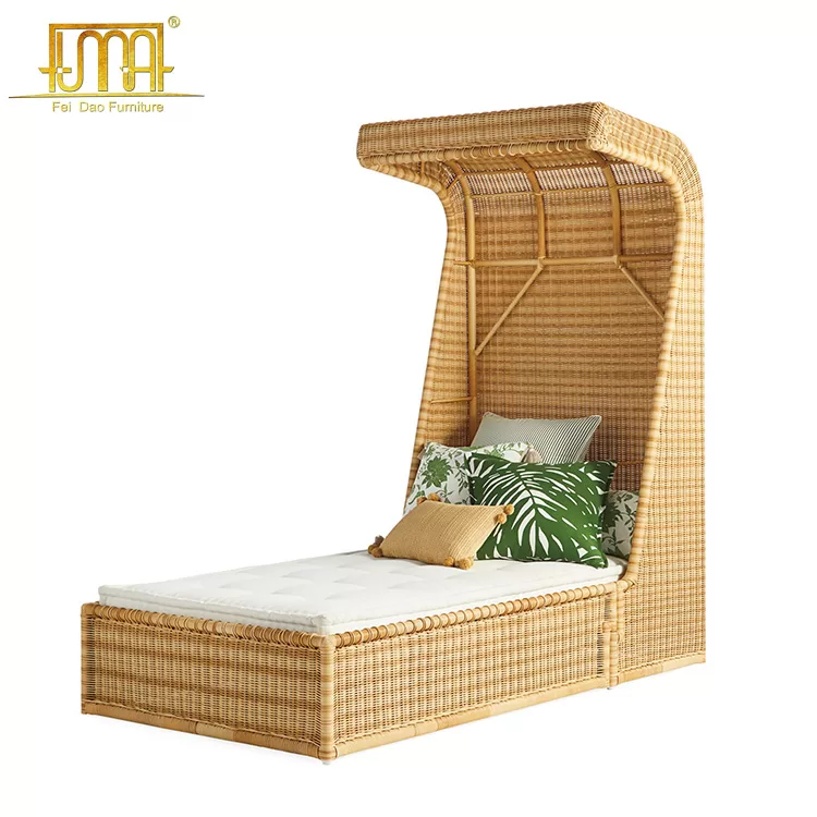 Luxury Outdoor Daybeds