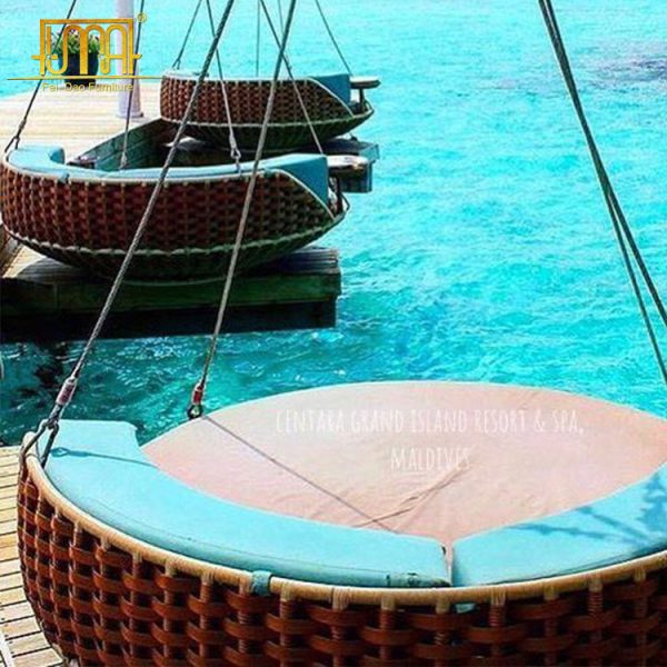 Round Outdoor Lounger