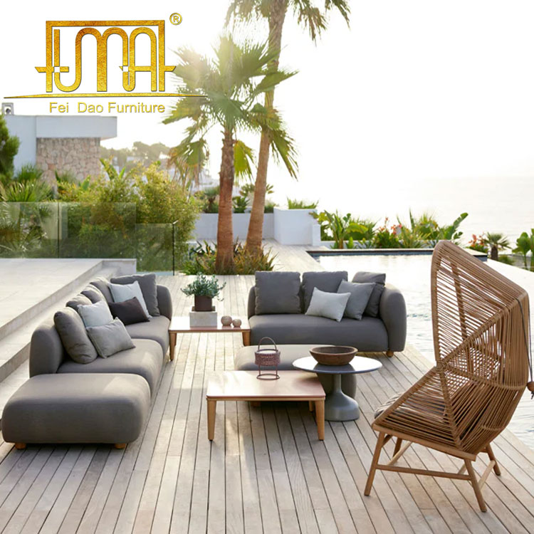 Finding the Ideal Outdoor Sofa