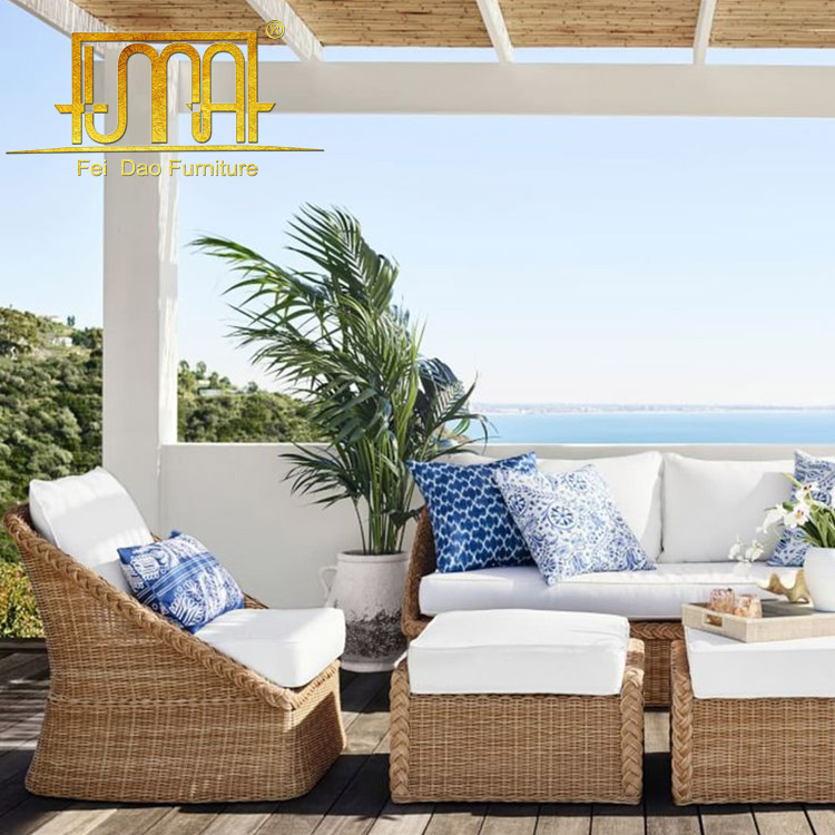 How to Shop for a New Outdoor Couch