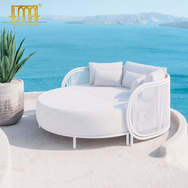 Outdoor Day Beds