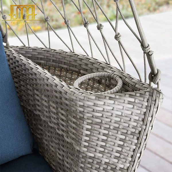 Outdoor Swinging Chair