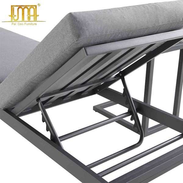 Folding Aluminum Lounge Chaise