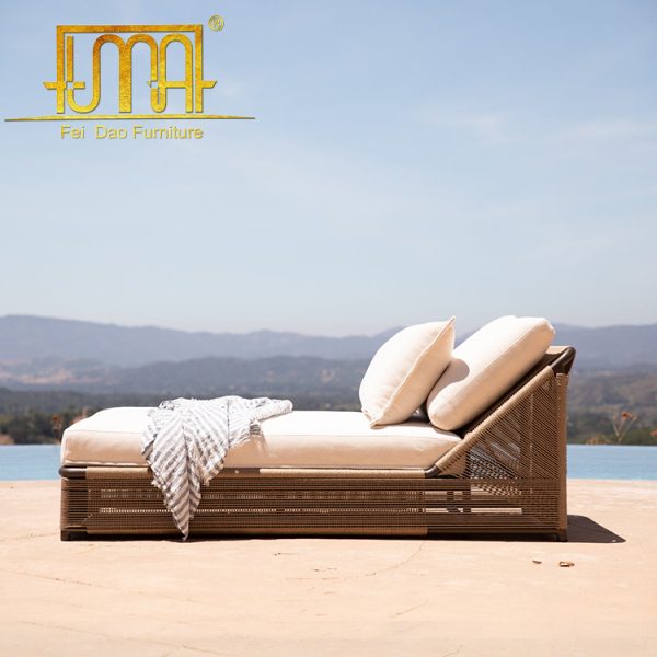 Outdoor Sunbathing Chairs